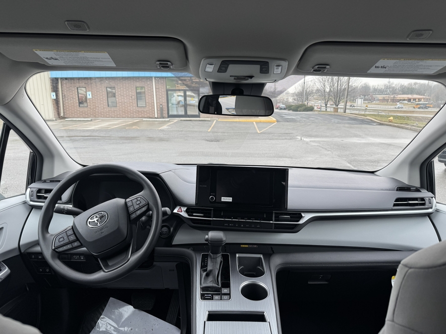 2025 TOYOTA SIENNA - Image 18