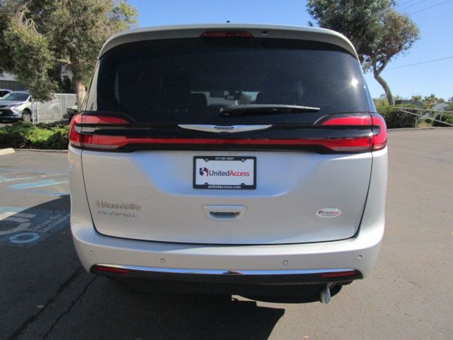 Used 2024 Chrysler Pacifica Touring L - BraunAbility Side Entry Entry Fold Out Automatic Ramp