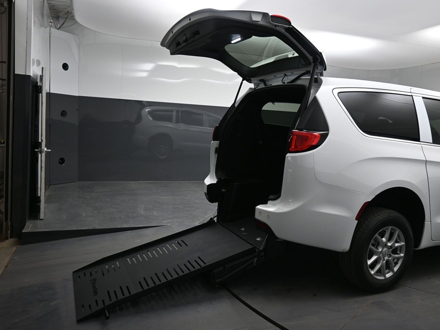 New 2026 Chrysler Voyager LX - BraunAbility Rear Entry Entry Fold Out Manual Ramp