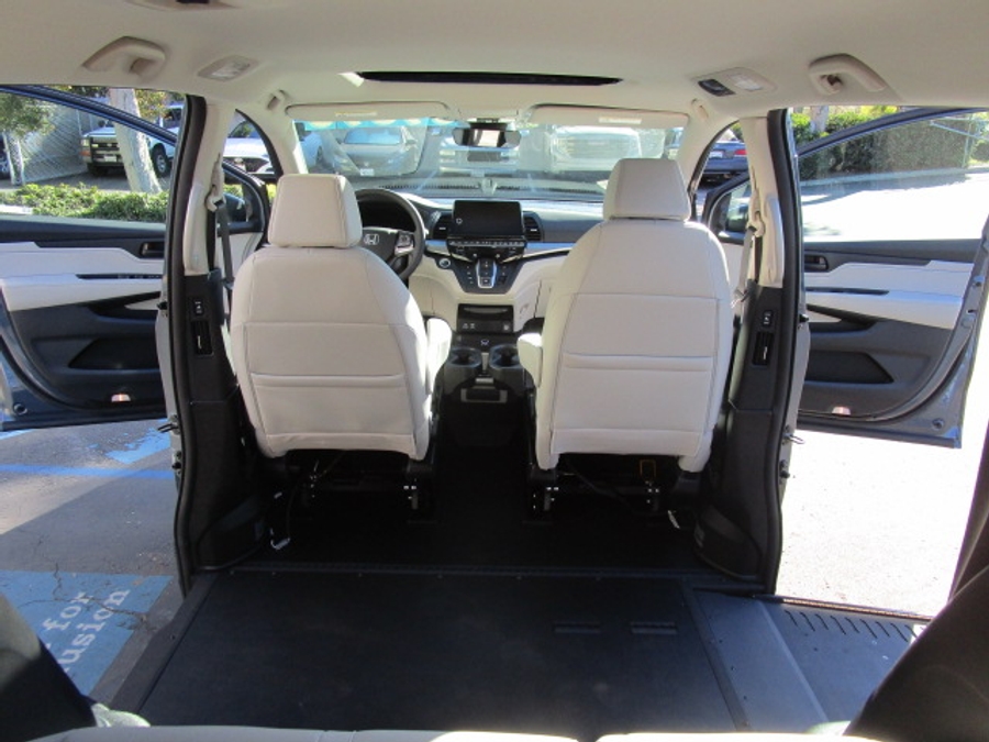 New 2026 Honda Odyssey EX-L - BraunAbility Side Entry Entry In Floor Automatic Ramp