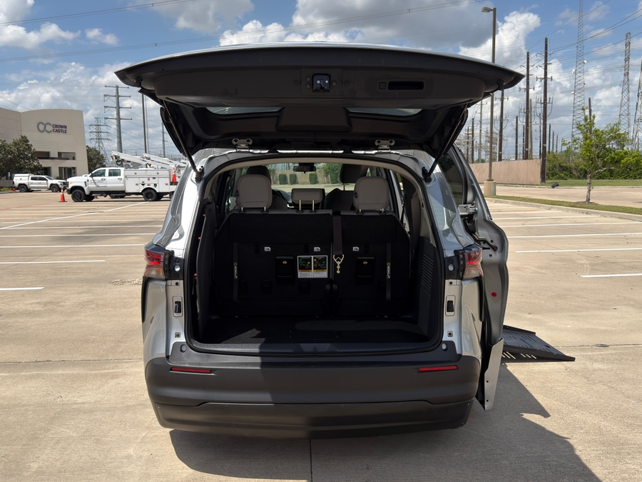Used 2024 Toyota Sienna Hybrid LE - BraunAbility Side Entry Entry Fold Out Automatic Ramp