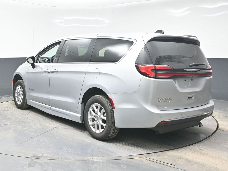 Used 2024 Chrysler Pacifica Touring L - BraunAbility Side Entry Entry Fold Out Automatic Ramp