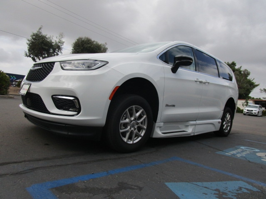 Used 2024 Chrysler Pacifica Touring L - BraunAbility Side Entry Entry In Floor Automatic Ramp