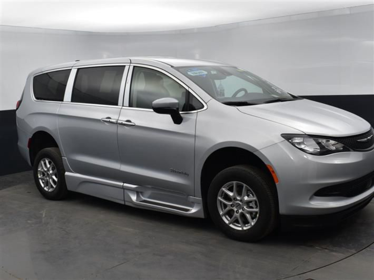 2023 CHRYSLER VOYAGER - Image 16