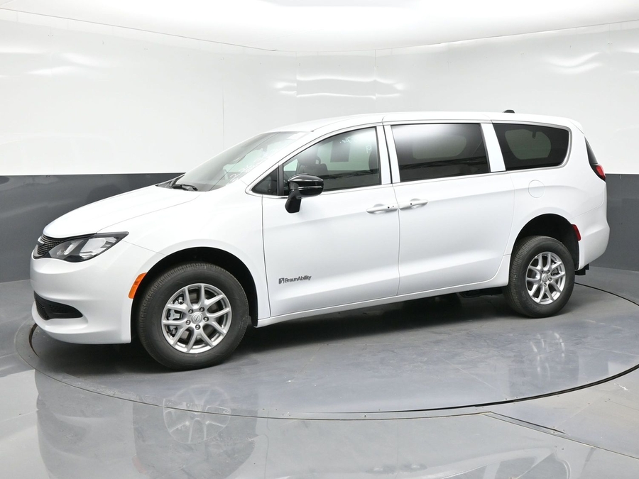 2026 Chrysler Voyager LX's photo