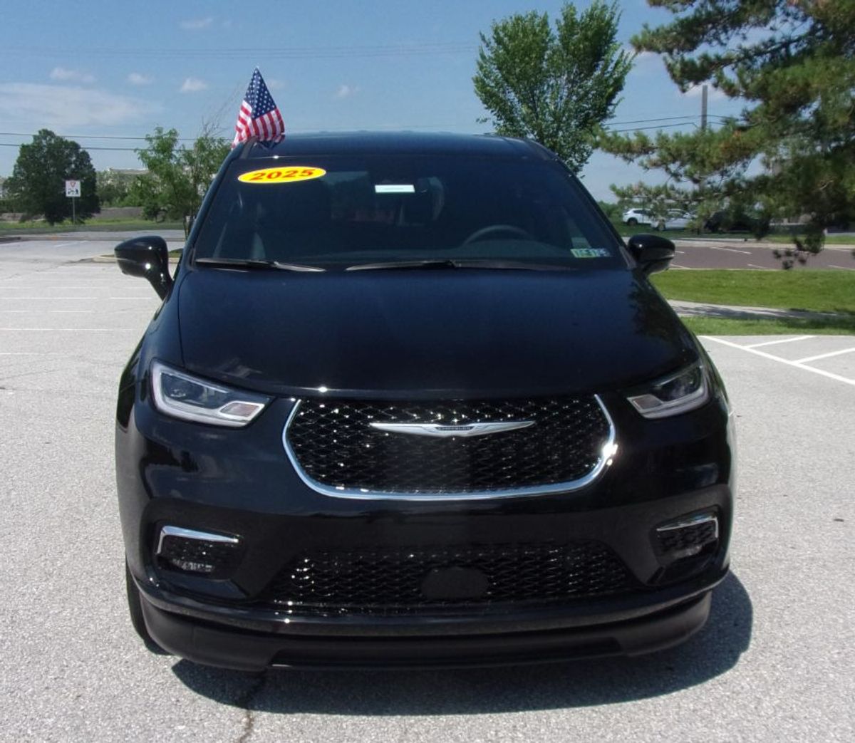 Black Toyota Sienna image number 2
