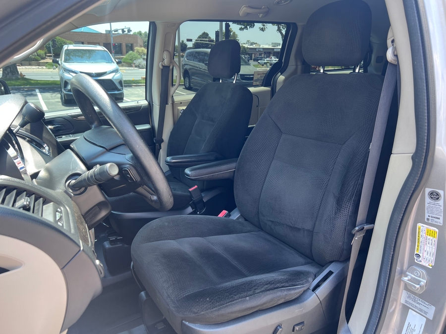 Used 2015 Dodge Grand Caravan SXT - BraunAbility Side Entry Fold Out Automatic Ramp