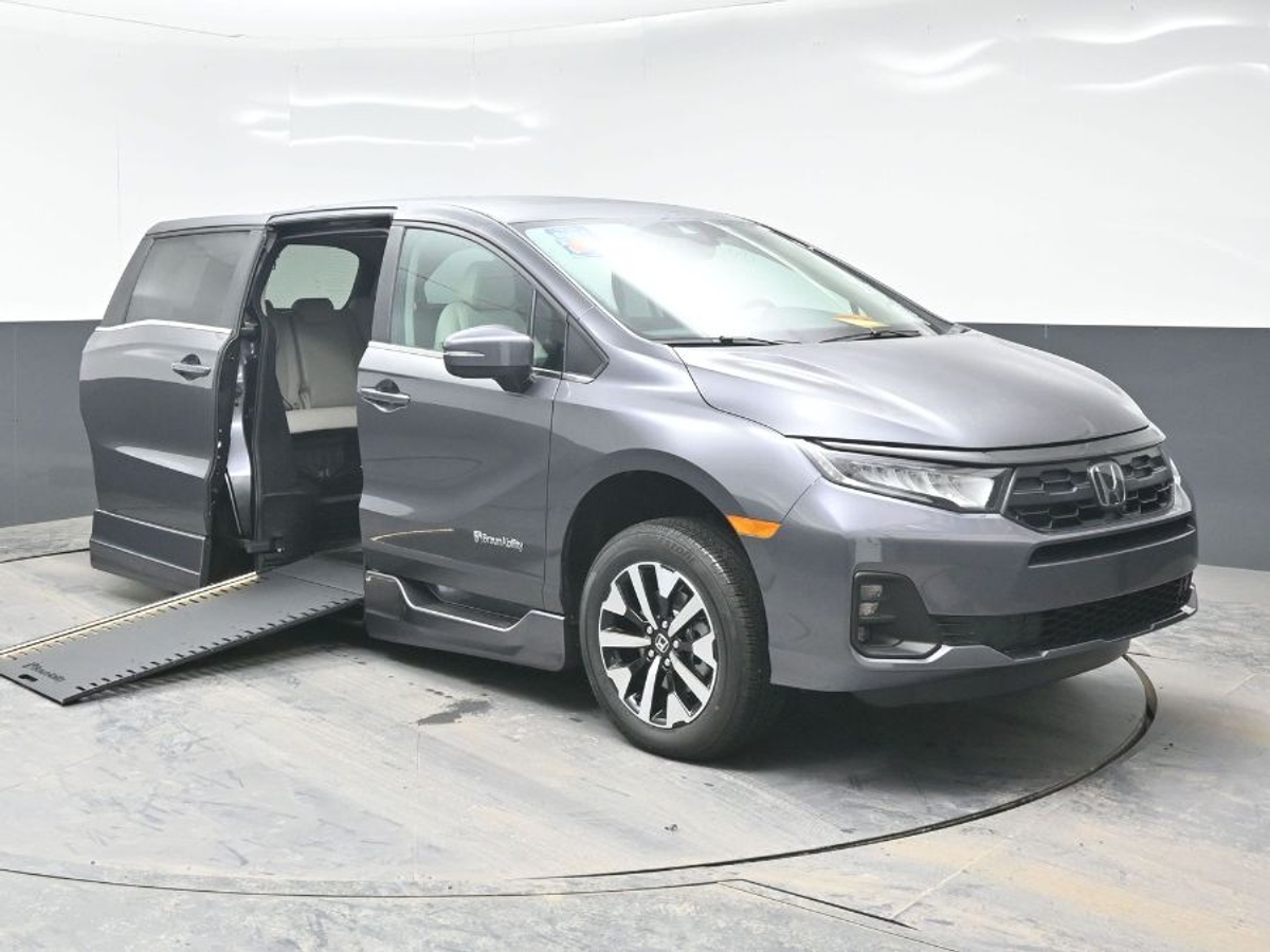 Grey Honda Odyssey image number 1