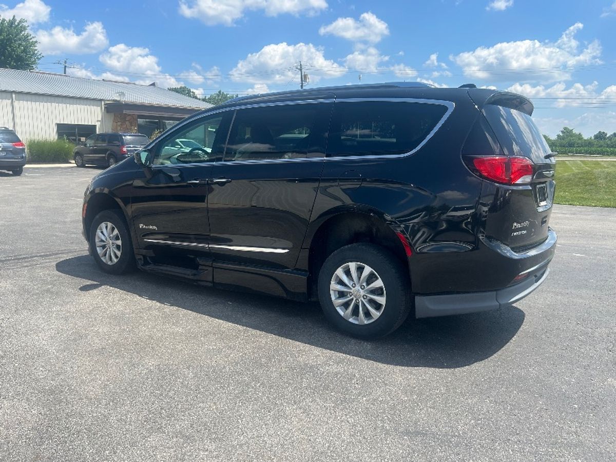 2018 CHRYSLER PACIFICA - Image 4