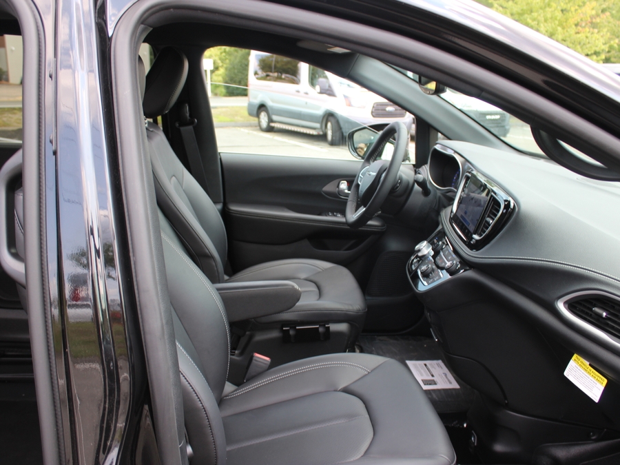 Número de imagen Chrysler Pacifica negro 14