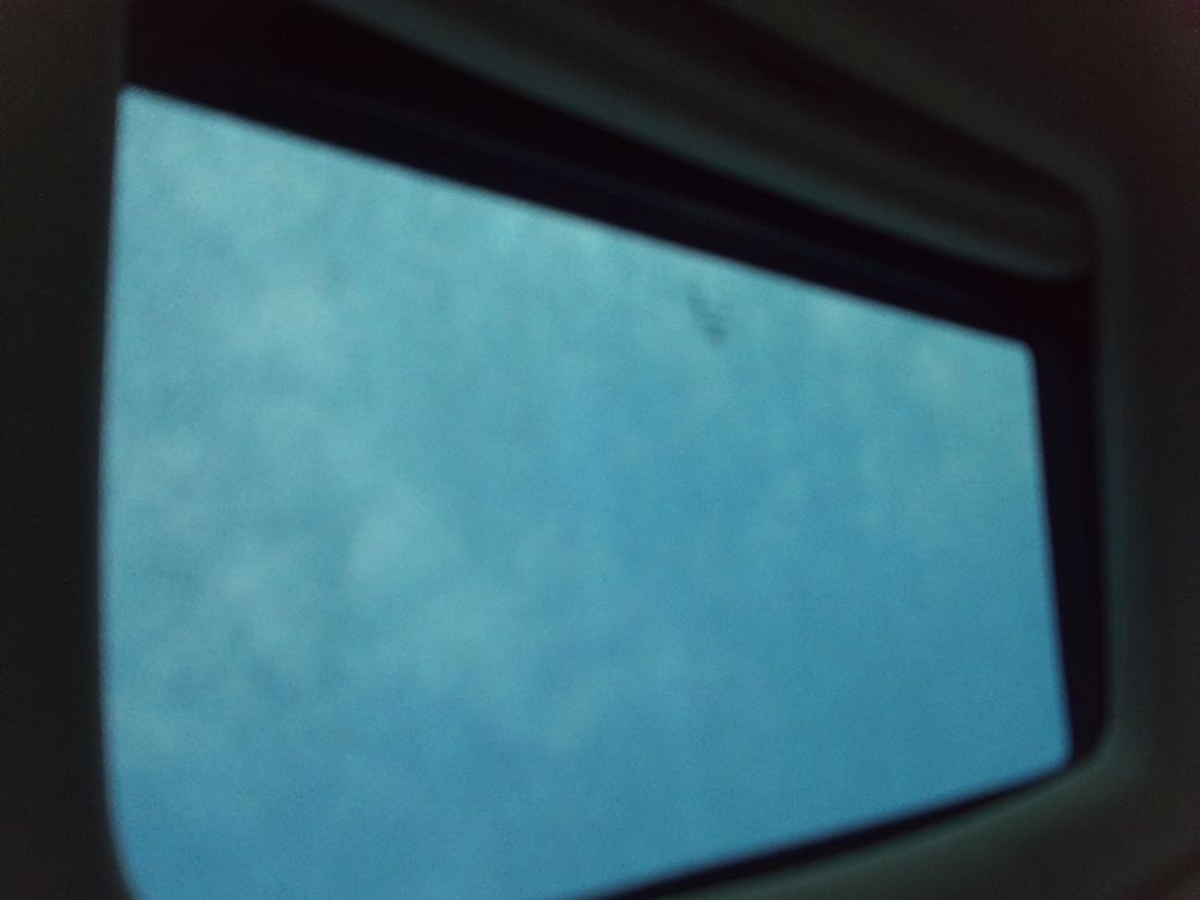 White Honda Odyssey image number 25