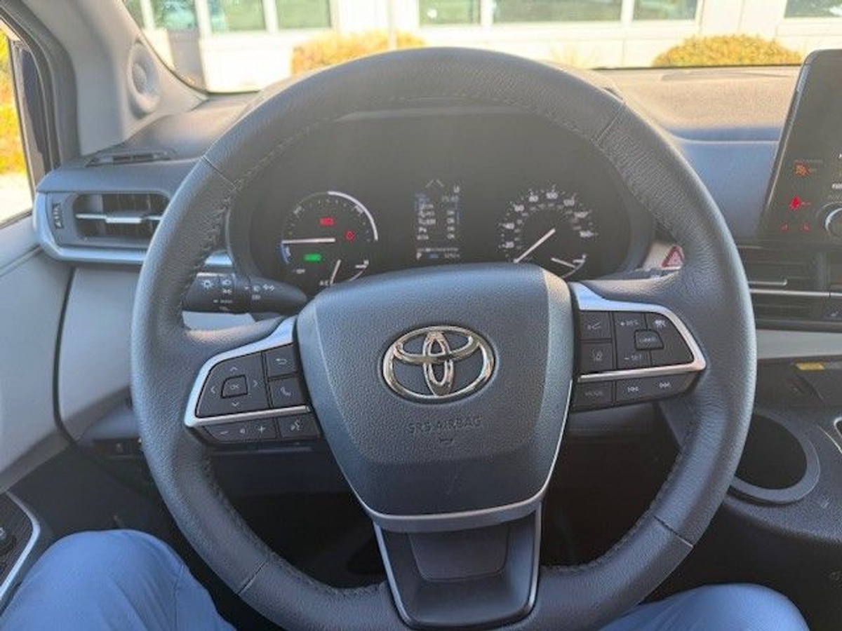 2024 TOYOTA SIENNA - Image 16