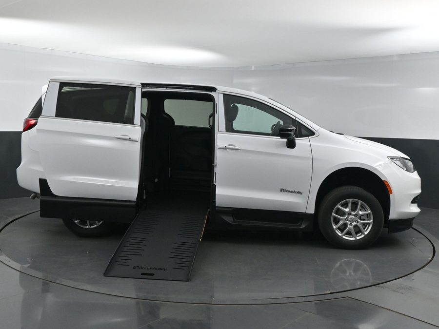 New 2025 Chrysler Voyager LX w MID ROW SEAT - BraunAbility Commercial Side Entry Fold Out Manual Ramp