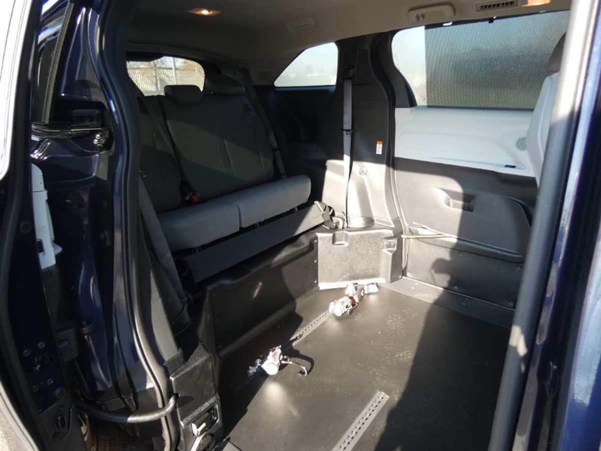 2025 TOYOTA SIENNA - Image 6