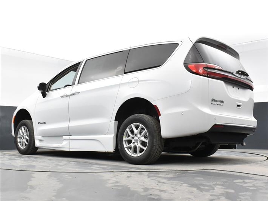 Used 2023 Chrysler Pacifica Touring L - BraunAbility Side Entry Fold Out Automatic Ramp