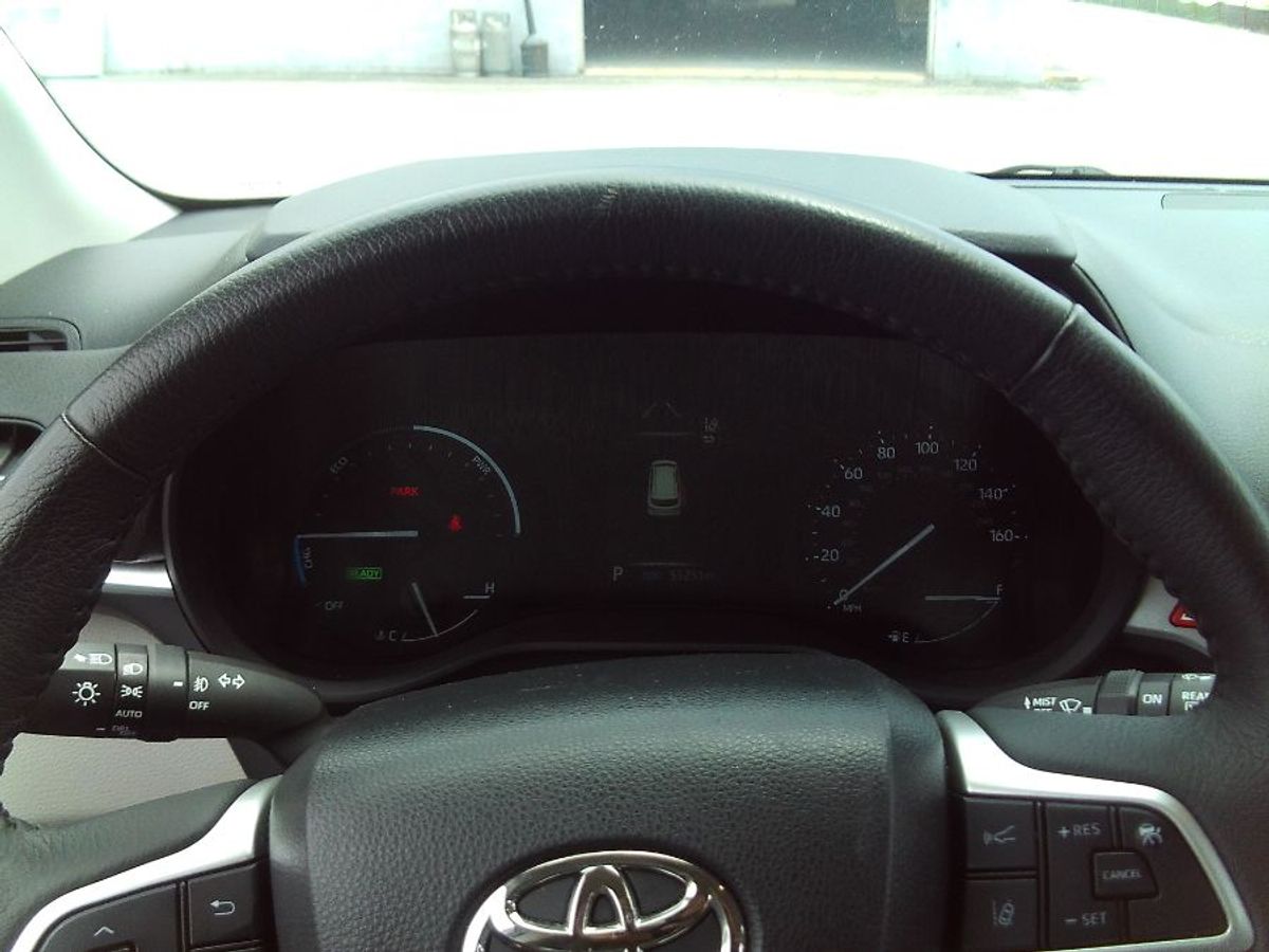 2023 TOYOTA SIENNA - Image 13