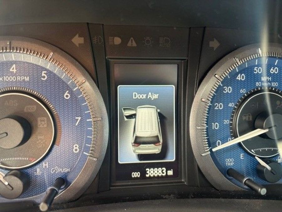 Used 2015 Toyota Sienna XLE Base - VMI Side Entry Entry In Floor Automatic Ramp