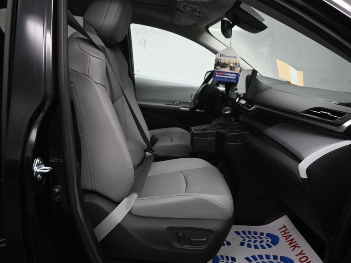 2025 TOYOTA SIENNA - Image 6