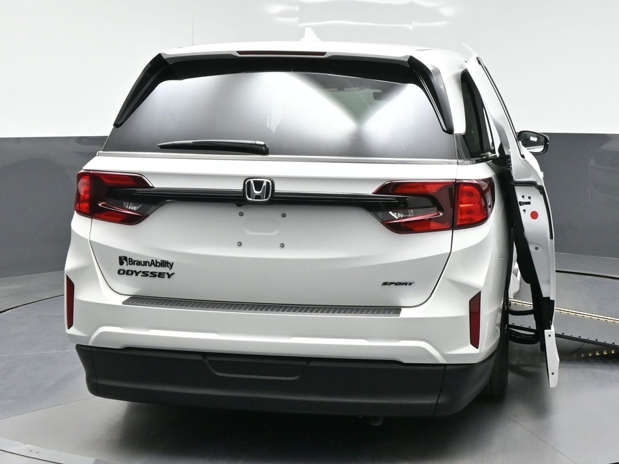New 2026 Honda Odyssey Sport - BraunAbility Side Entry Entry In Floor Automatic Ramp