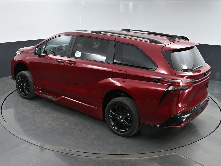 New 2025 Toyota Sienna Hybrid XSE Sport - BraunAbility Side Entry Entry Fold Out Automatic Ramp