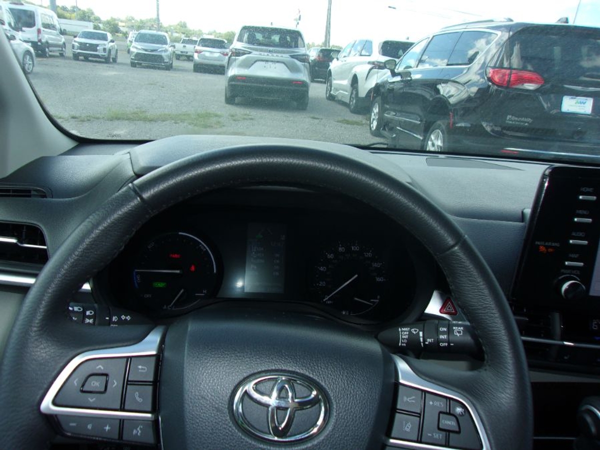2024 TOYOTA SIENNA - Image 2