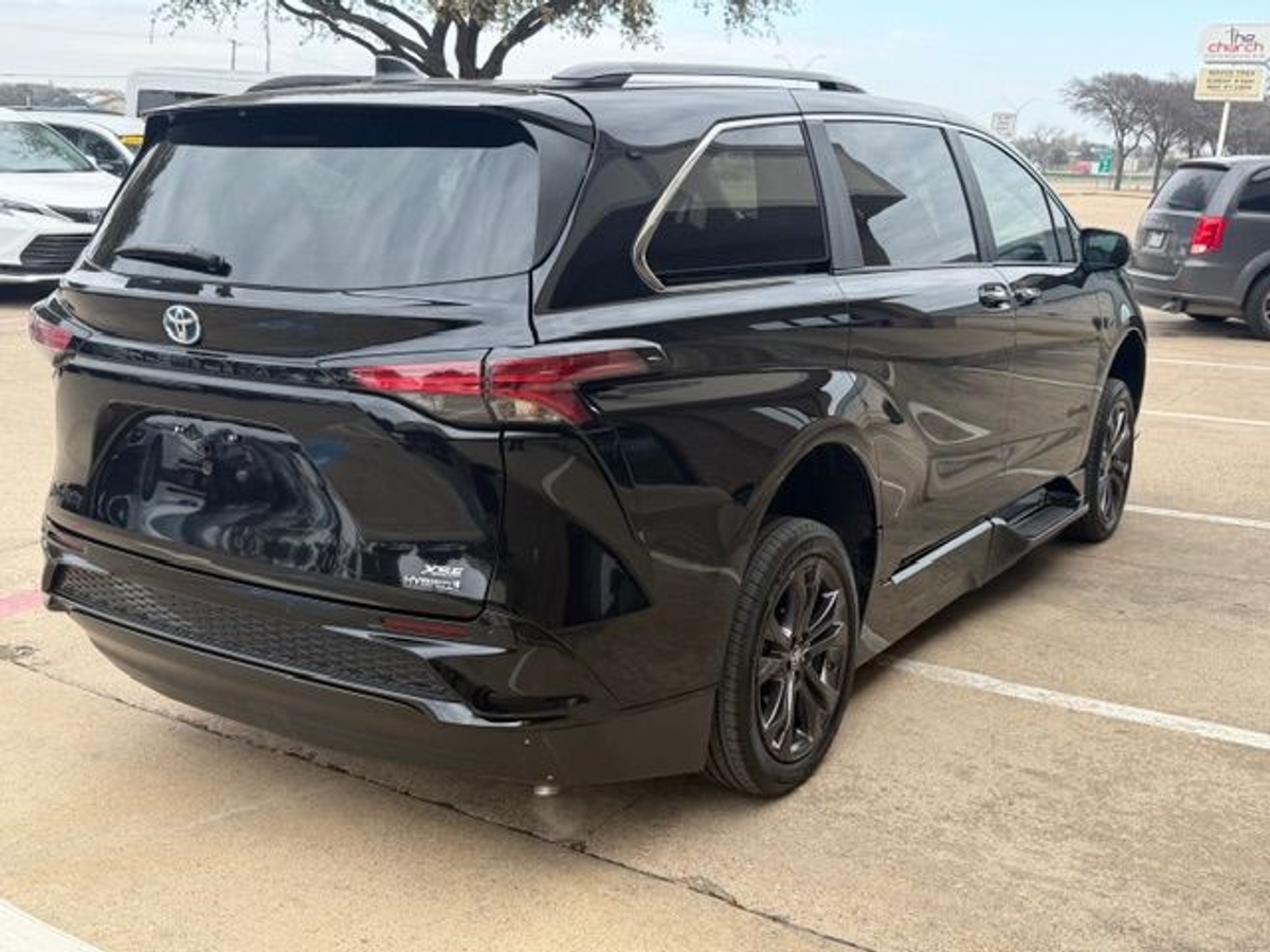 2024 TOYOTA SIENNA - Image 3