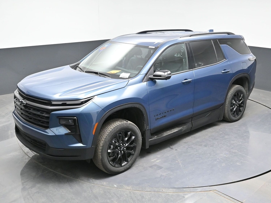 New 2025 Chevrolet Traverse 1LT Midnight - BraunAbility Side Entry Entry In Floor Automatic Ramp