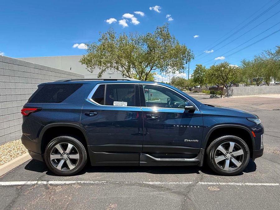 Used 2023 Chevrolet Traverse 3LT - BraunAbility Side Entry In Floor Automatic Ramp
