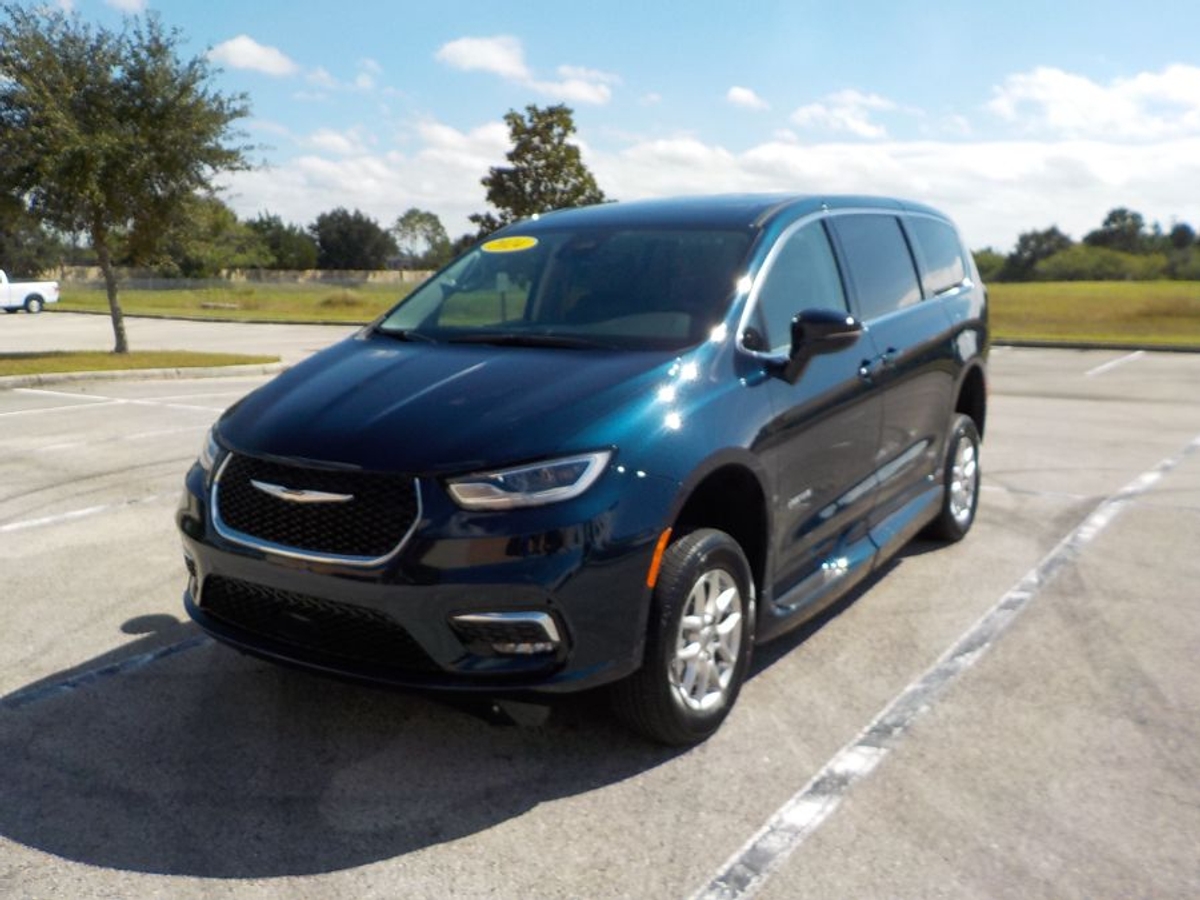 2024 CHRYSLER PACIFICA - Image 22