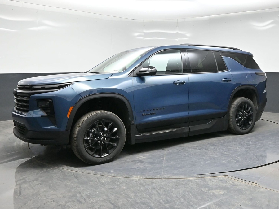 New 2025 Chevrolet Traverse 1LT Midnight - BraunAbility Side Entry Entry In Floor Automatic Ramp