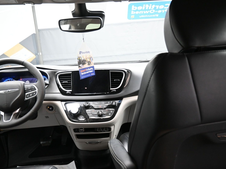 Used 2024 Chrysler Pacifica Touring L - BraunAbility Side Entry Entry Fold Out Automatic Ramp
