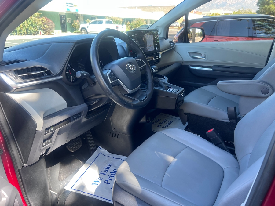 Used 2021 Toyota Sienna Hybrid XLE Plus - BraunAbility Side Entry Fold Out Automatic Ramp