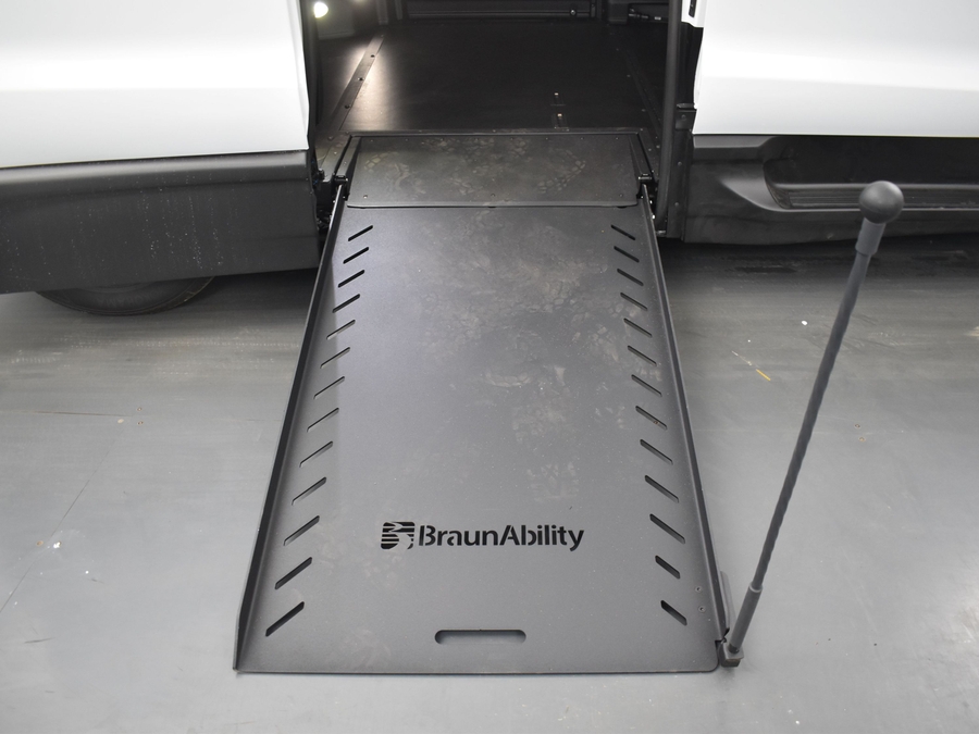 New 2025 Chrysler Voyager LX w MID ROW SEAT - BraunAbility Commercial Side Entry In Floor Manual Ramp