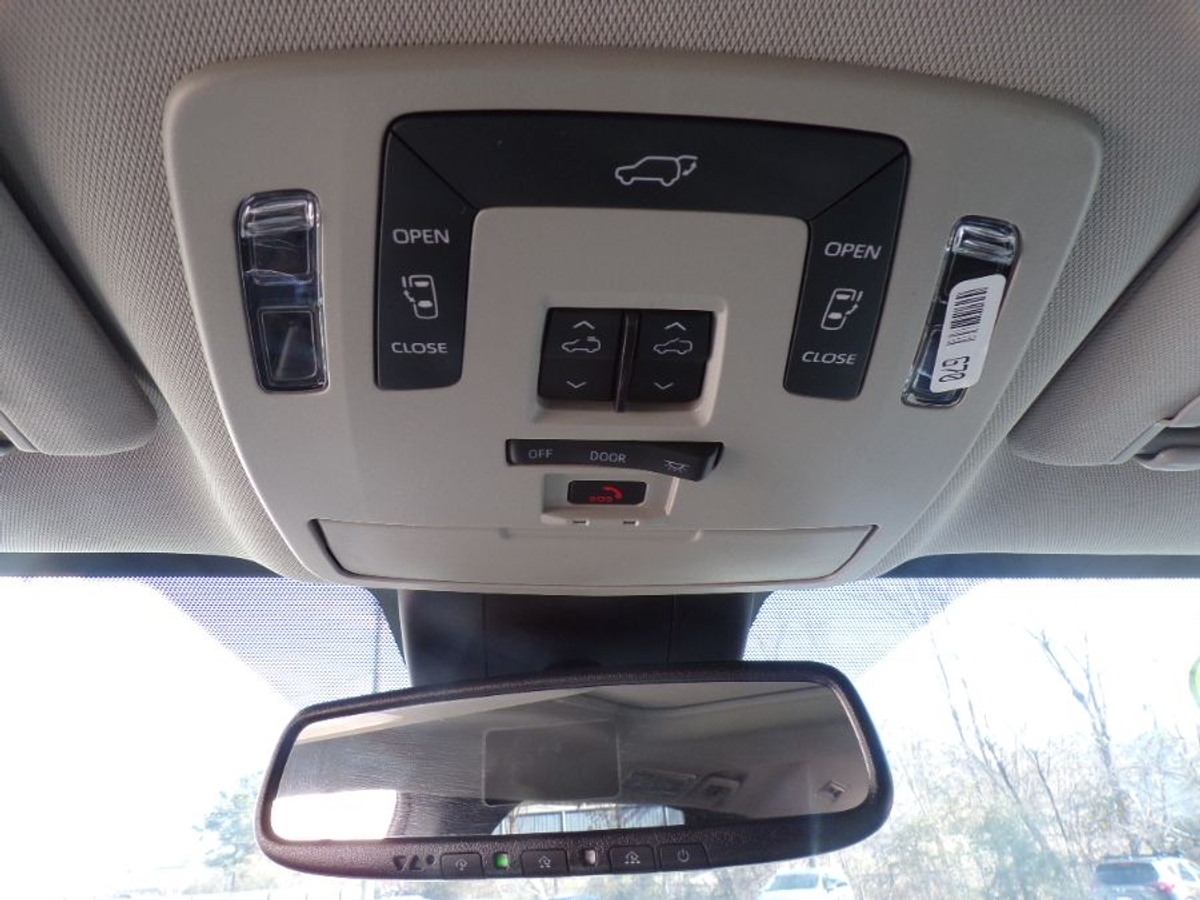 2025 TOYOTA SIENNA - Image 11