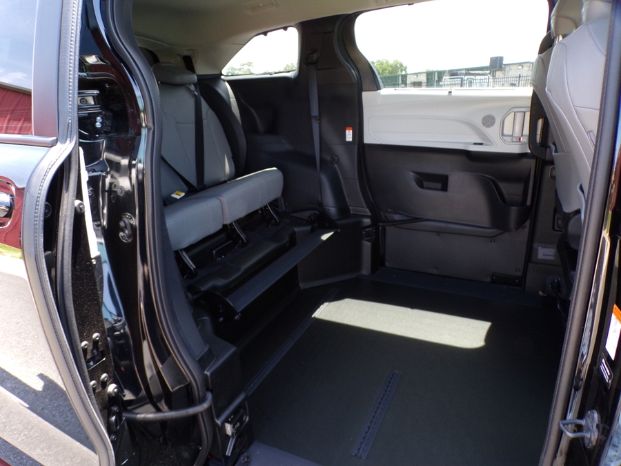 Black Toyota Sienna image number 11