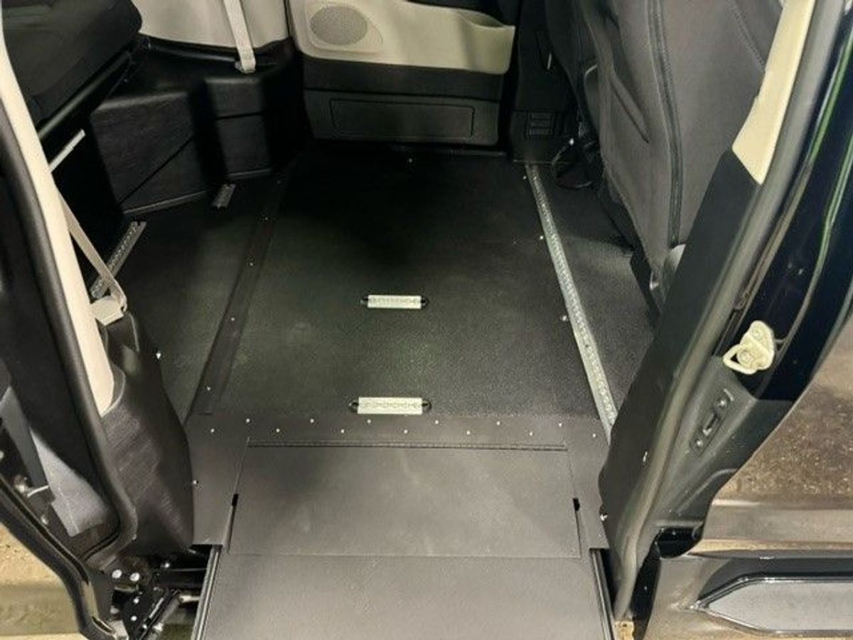 2024 CHRYSLER VOYAGER - Image 13