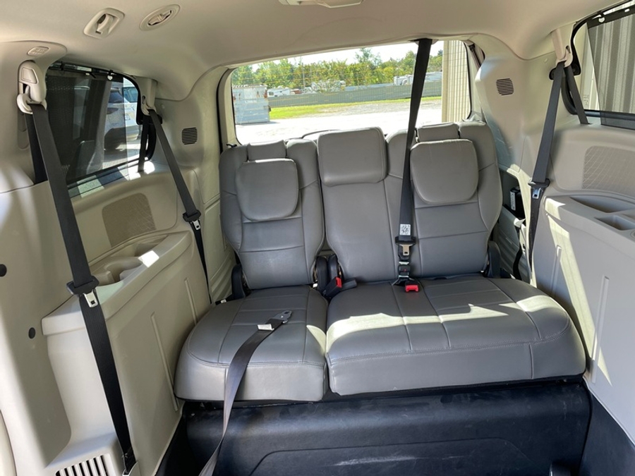 Used 2014 Chrysler Town & Country Touring - VMI Side Entry In Floor Automatic Ramp