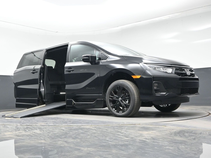 Black Honda Odyssey image number 21