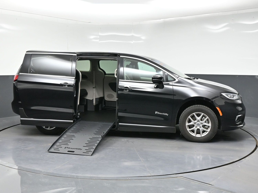 Used 2024 Chrysler Pacifica Touring L - BraunAbility Side Entry Fold Out Manual Ramp