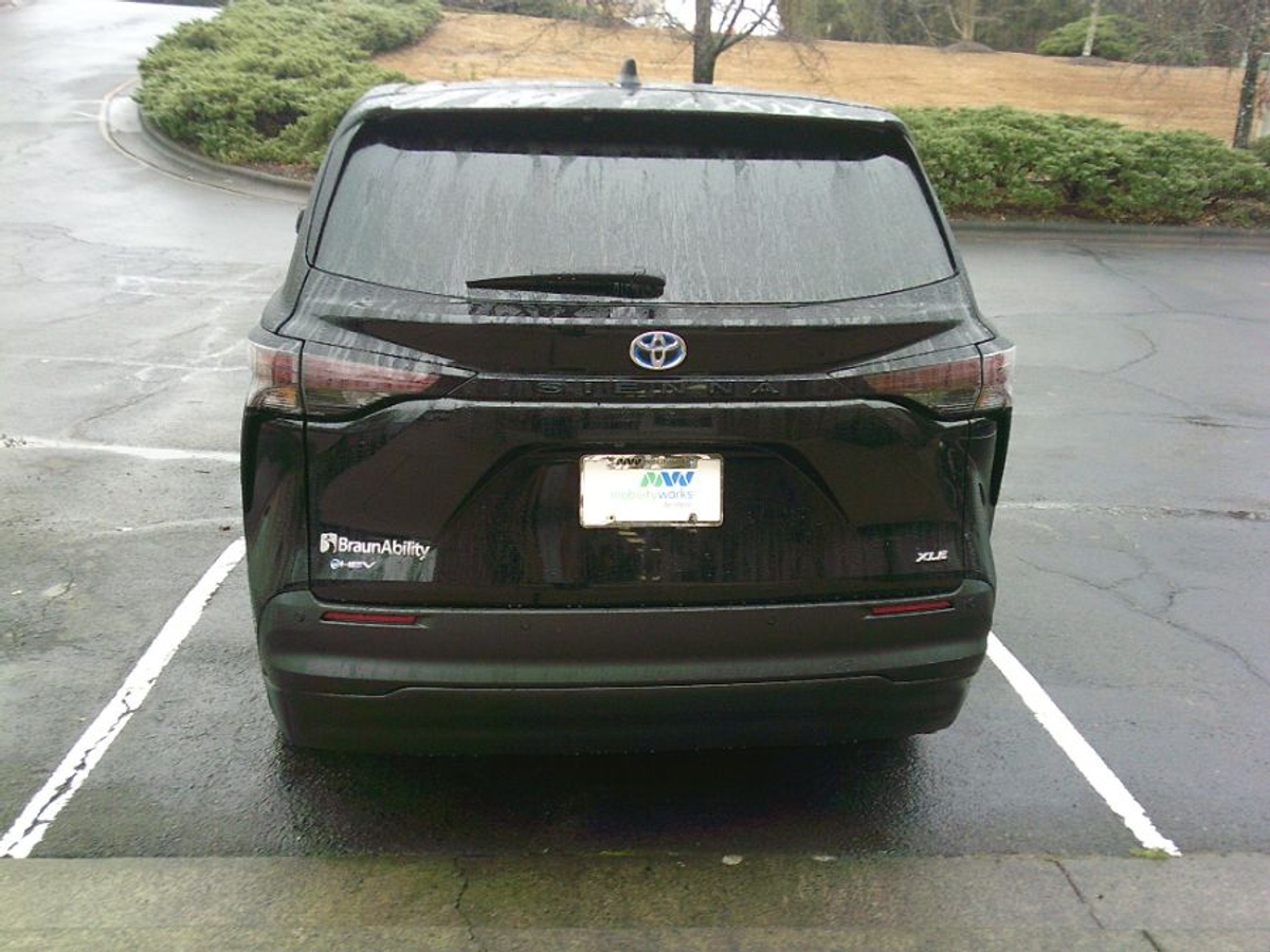 2025 TOYOTA SIENNA - Image 6