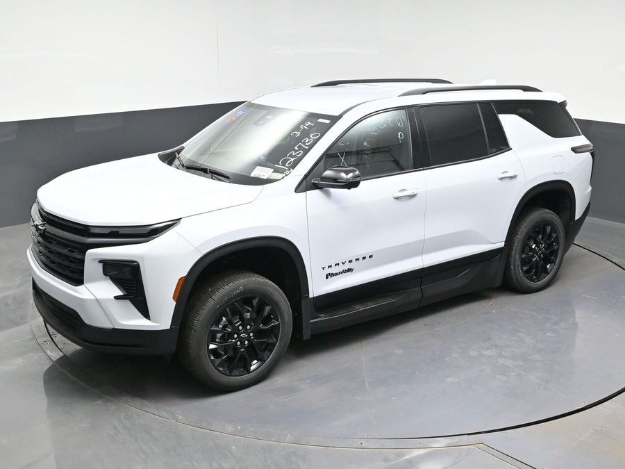 New 2026 Chevrolet Traverse 1LT Midnight - BraunAbility Side Entry Entry In Floor Automatic Ramp