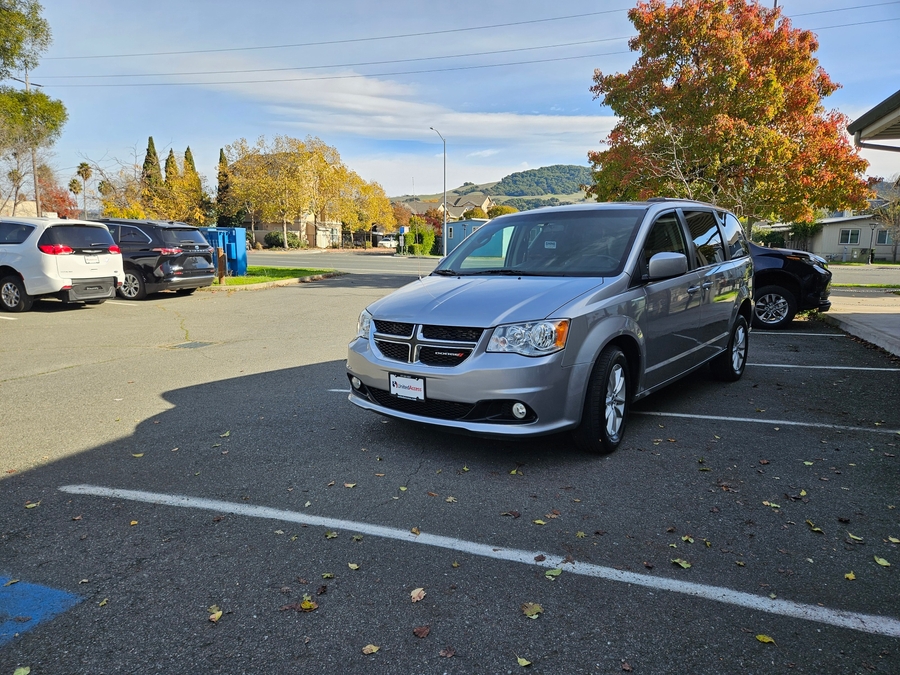 Used 2019 Dodge Grand Caravan SXT - International Mobility Rear Entry Entry Fold Out Manual Ramp