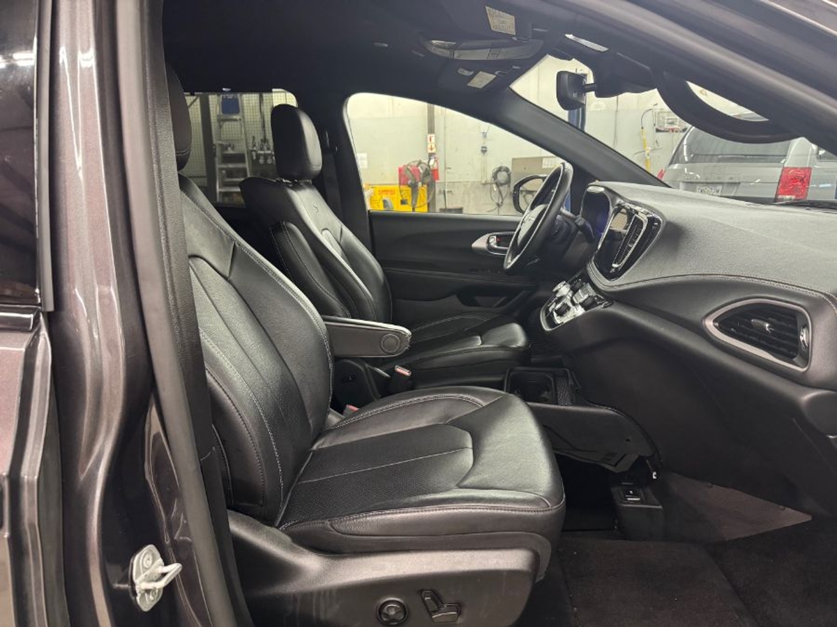 2021 CHRYSLER PACIFICA - Image 18