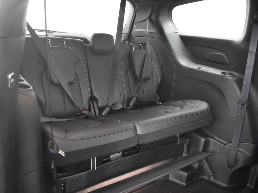 New 2025 Chrysler Pacifica Select Safety - BraunAbility Side Entry Entry In Floor Automatic Ramp