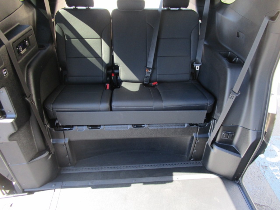 New 2026 Chevrolet Traverse 1LT Midnight - BraunAbility Side Entry In Floor Automatic Ramp