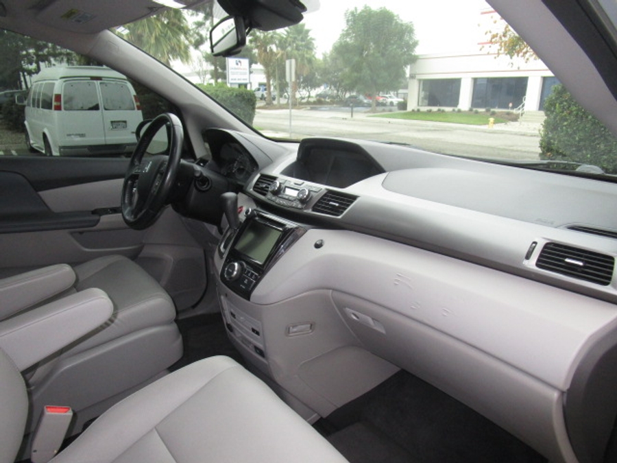 Used 2015 Honda Odyssey Touring Elite - VMI Side Entry Entry In Floor Automatic Ramp