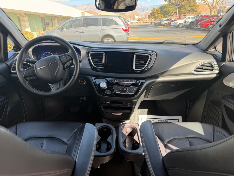 Used 2018 Chrysler Pacifica Touring L - BraunAbility Side Entry Entry In Floor Automatic Ramp