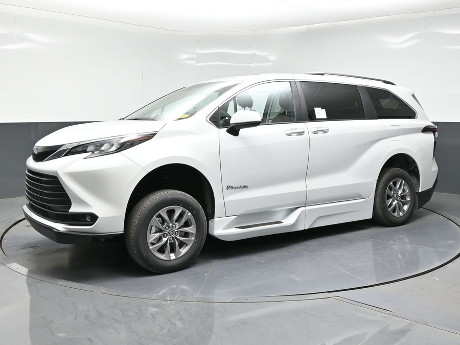 2026 Toyota Sienna's photo