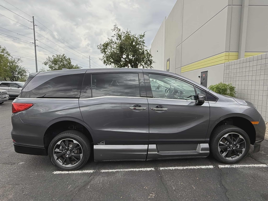 Used 2023 Honda Odyssey Elite - VMI Side Entry Entry In Floor Automatic Ramp