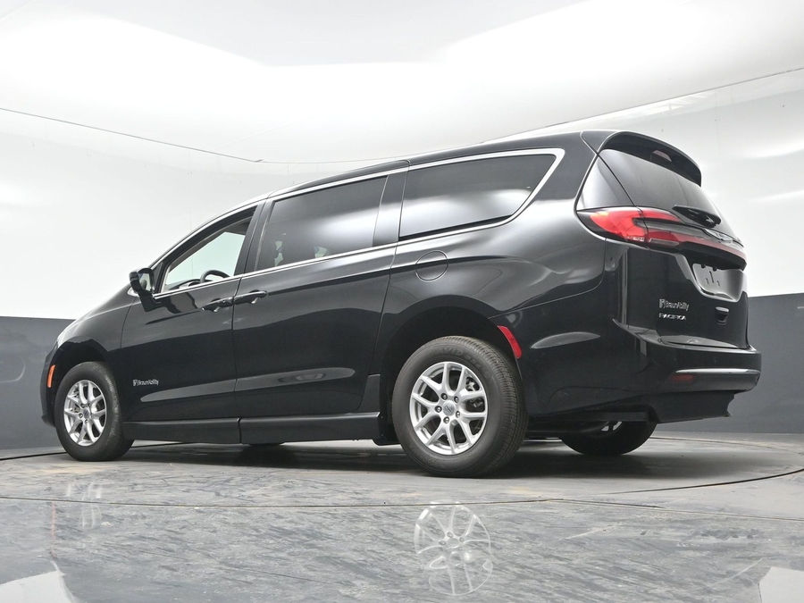 Used 2024 Chrysler Pacifica Touring L - BraunAbility Side Entry Fold Out Manual Ramp